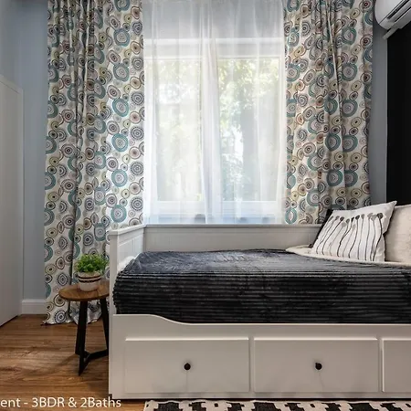 Apartamento Luxury & Unique - Center Apt. - 3bdr & 2 Baths *