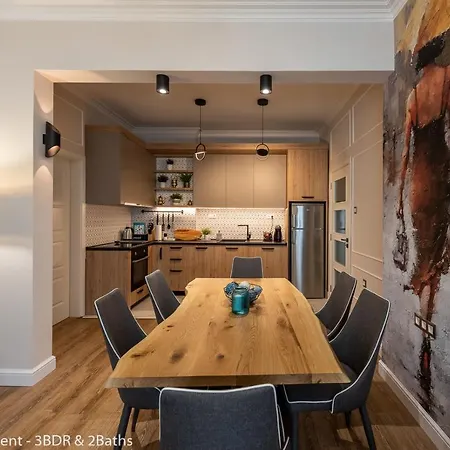 Luxury & Unique - Center Apt. - 3bdr & 2 Baths * Sofía