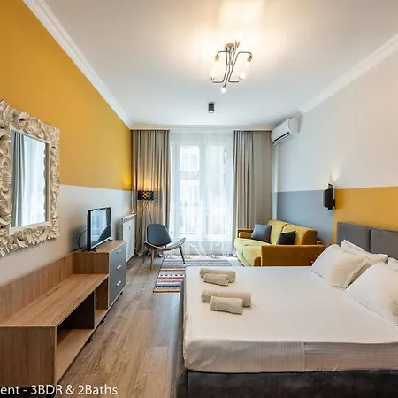 Luxury & Unique - Center Apt. - 3bdr & 2 Baths アパート *