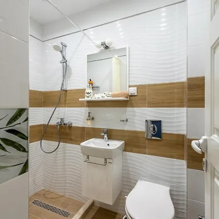 アパート Luxury & Unique - Center Apt. - 3bdr & 2 Baths *