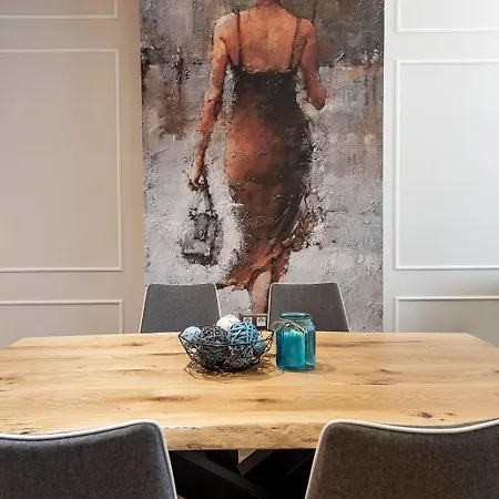 Luxury & Unique - Center Apt. - 3bdr & 2 Baths ソフィア